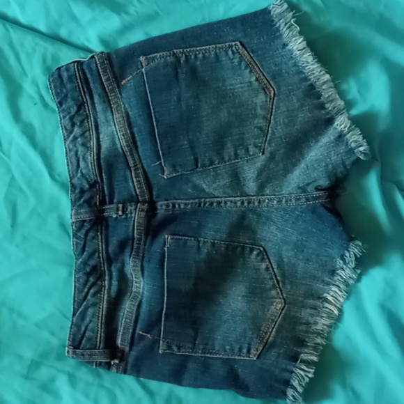 Mossimo distressed denim high-rise button-fly shorts. Sz 2/26 - Picture 3 of 5